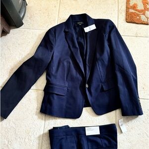 Ann Taylor NWT Navy suit size 12
